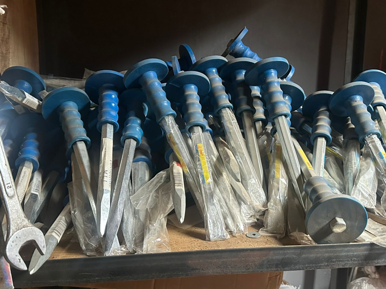 Industrial Rivet Gun